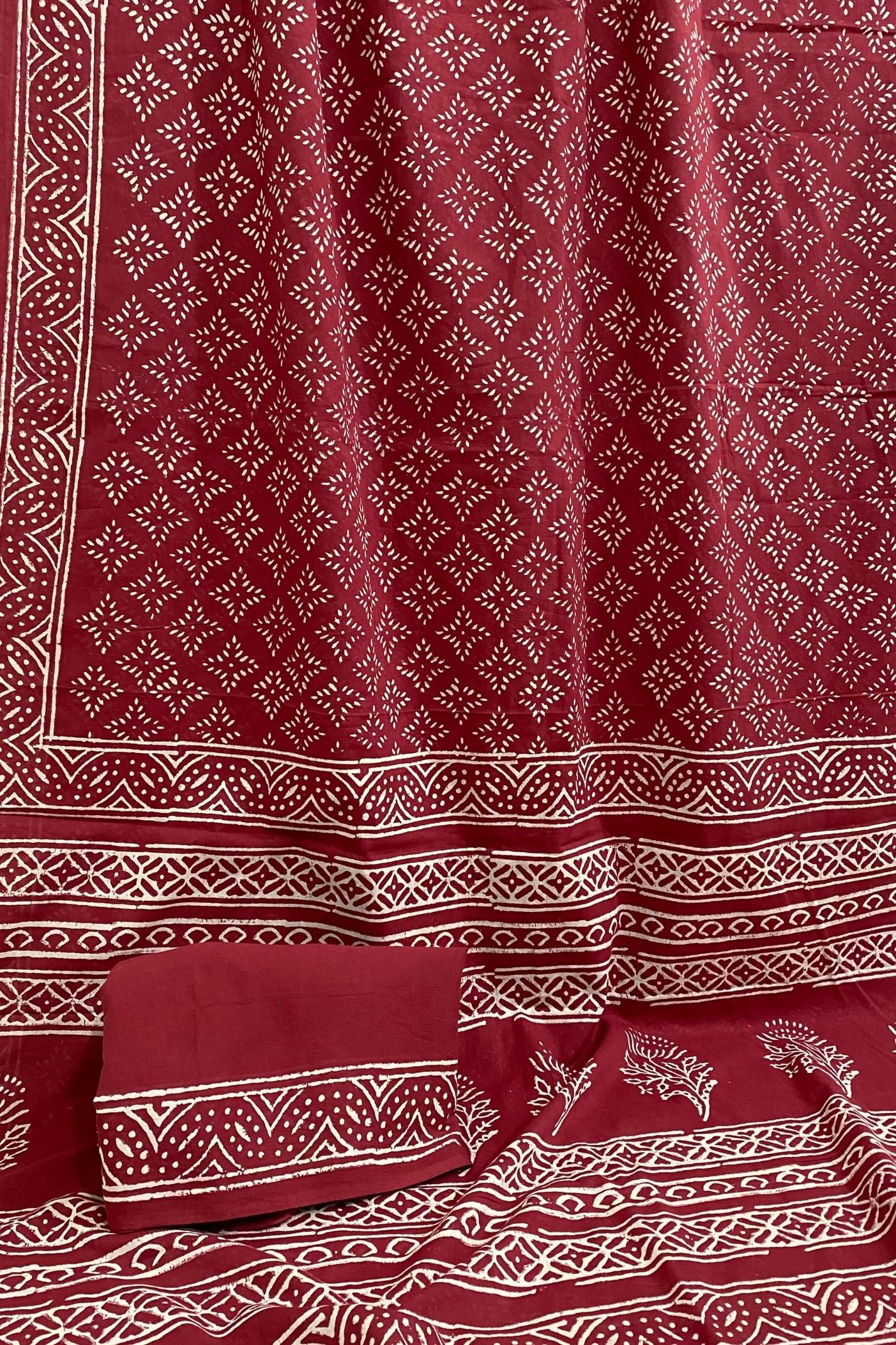 Sitara Mud Dabu Red Base With Off White Color Hand Block Print Saree