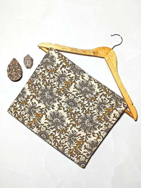 Bagru Indra 1 Kaam Base Cream With Red Indra Flower Colour Hand Block Print Fabric