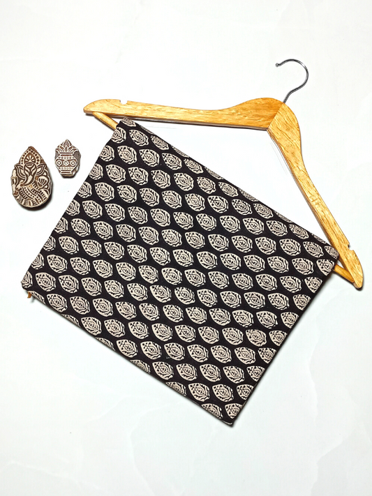 Bagru Small Dungri Butti Baseoff Cream Butti Red And Black Colour Hand Block Print Fabric