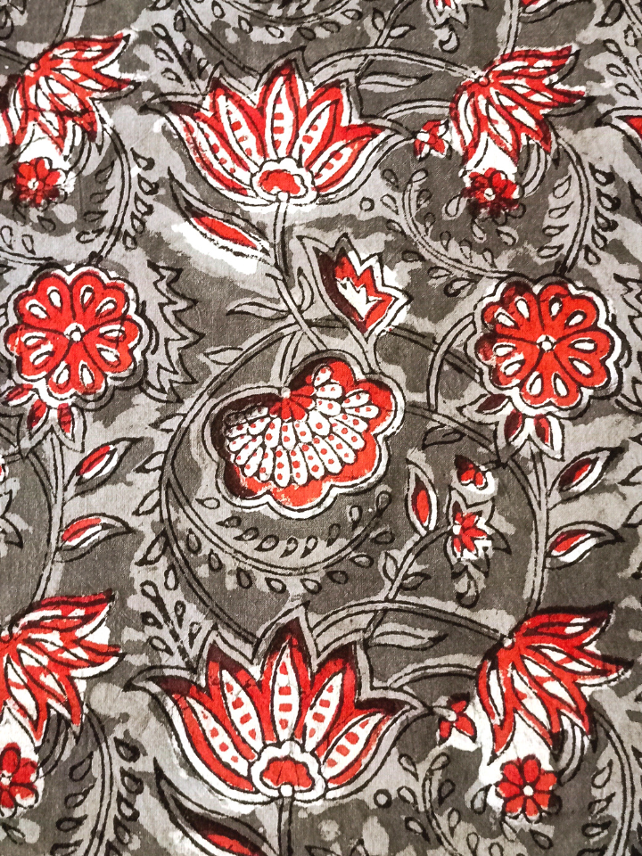 Jawtha Small Red Flower Jaal With Brown Leaves Print