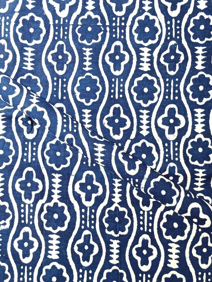 Lehriya Small Butti Flower Mud Dabu Hand Block Print Fabric