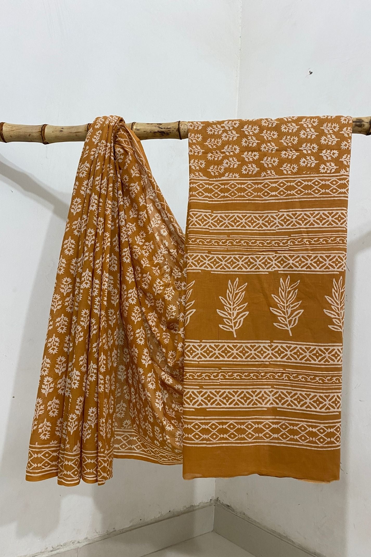 Butti Flower Mud Dabu Hand Block Print Saree