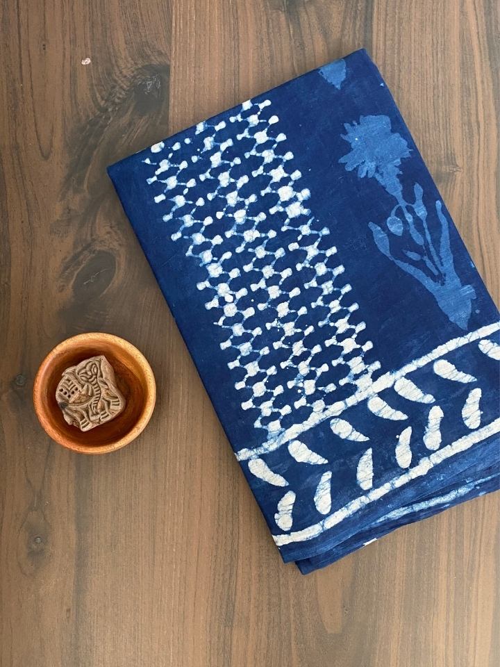 Zig Zag Jaal 2 Kaam Kalamkari Flower Indigo Base With Bander Border Off White Hand Block Print