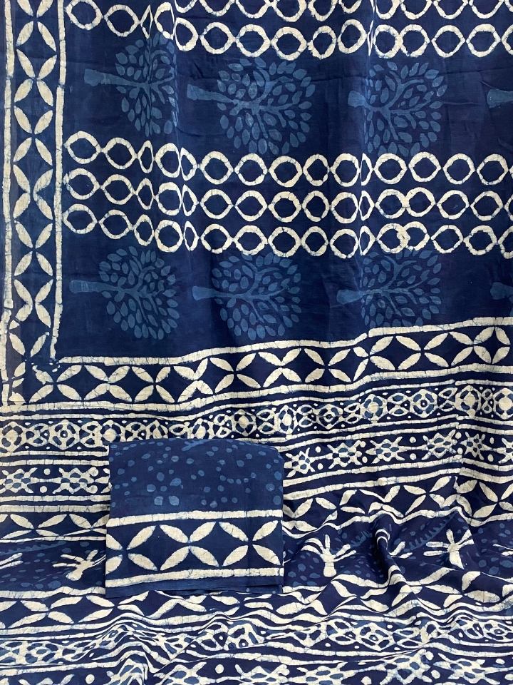 Choti Goli Butti Mud Dabu Base Indigo Tree With Krista Border Off White Hand Block Print